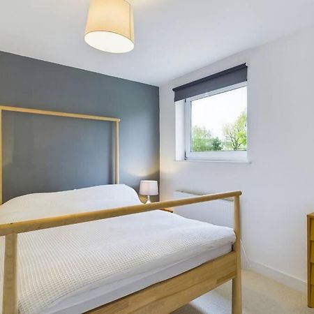 Stylish Cotswold Parking Peaceful Garden Villa Уинчкомб Екстериор снимка