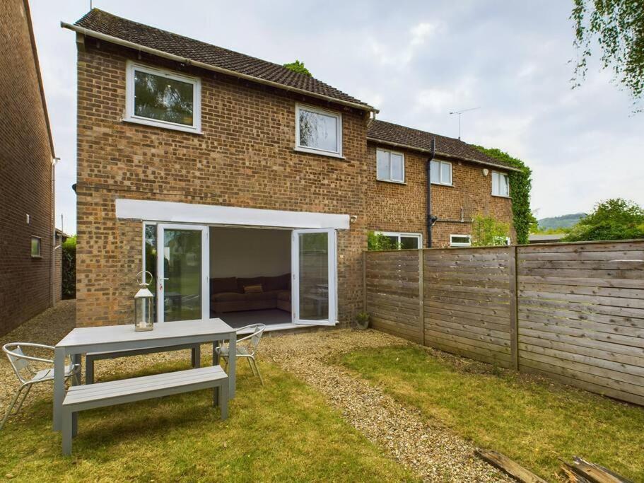 Stylish Cotswold Parking Peaceful Garden Villa Уинчкомб Екстериор снимка