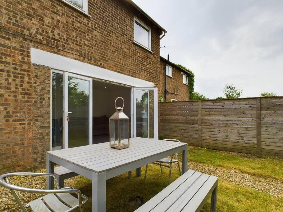 Stylish Cotswold Parking Peaceful Garden Villa Уинчкомб Екстериор снимка