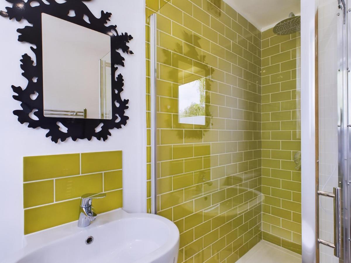 Stylish Cotswold Parking Peaceful Garden Villa Уинчкомб Екстериор снимка